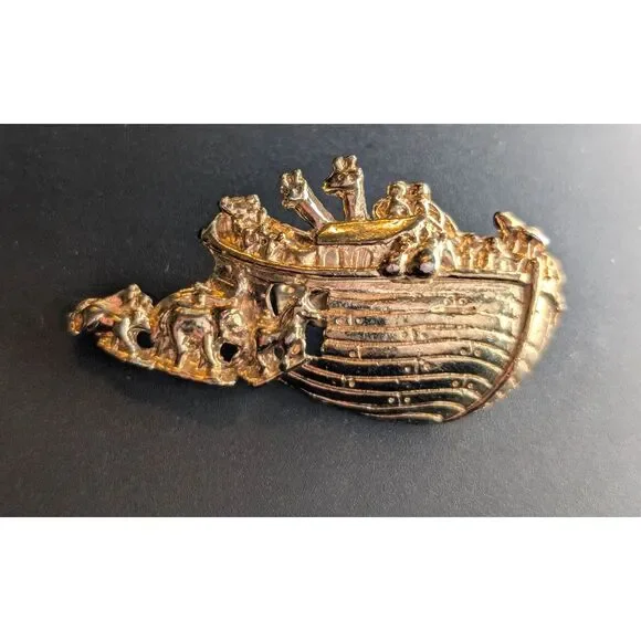 Vintage Noah’s Ark Brooch C-Clasp Antiqued Gold Tone Biblical Animal Pin 3D - Picture 2 of 5